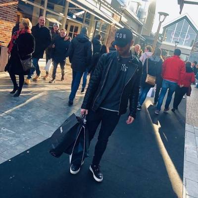 Mike 34 ปี Westzaan Netherlands