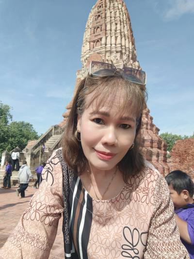Tanaporn 53 ans Suphan  Thaïlande