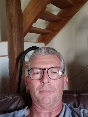 Philippe 57 ปี Blanquefort-sur-briolance France