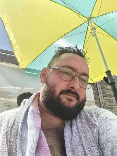 Niki 37 ปี Bazoches-sur-le-betz France