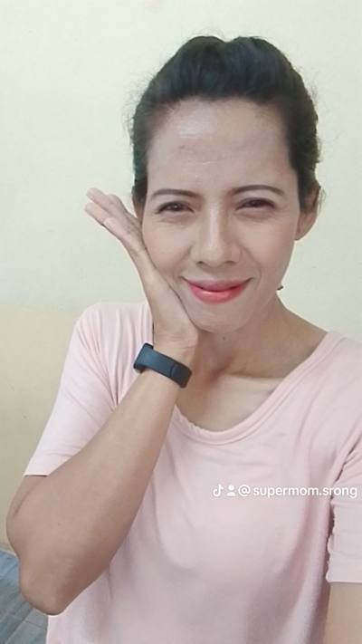 Khwanruan 42 years หัวไทร Thailand Khwanruan 42 years หัวไทร Thailand
