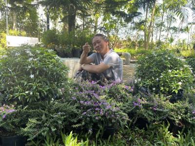 Pui 46 ans Center Thaïlande