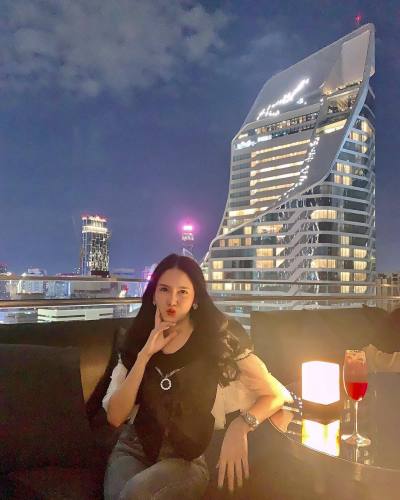 Meena 33 years Bangkok Thailand