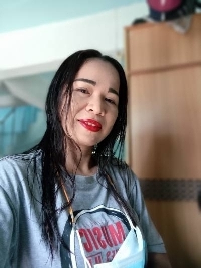 Mona 41 ans สระใคร Thaïlande