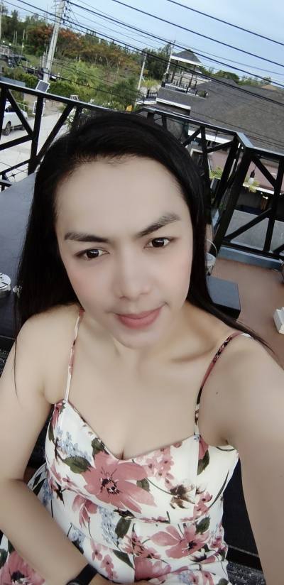 Jeeraphan 42 years พัทยา Thailand