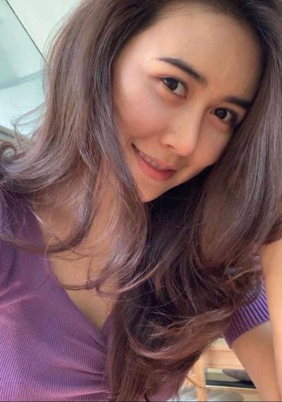Achariya 37 Jahre Chiang Mai  Thailand