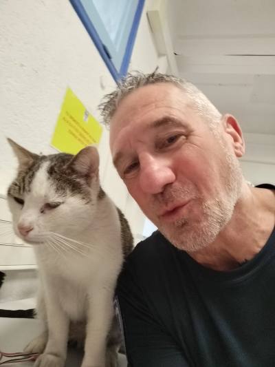Yann 57 ปี Bormes Les Mimosas France
