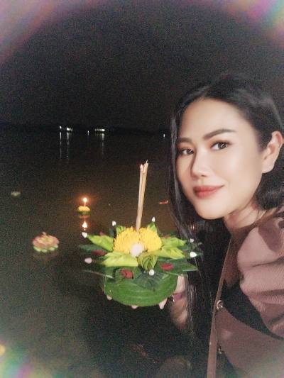 Thanya 41 Jahre ท่าบ่อ Thailand