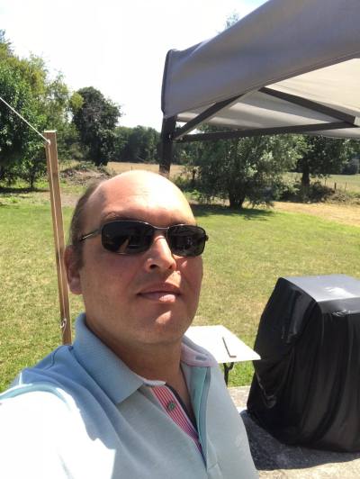 Yannick 46 ans Saint Amand Les Eaux  France