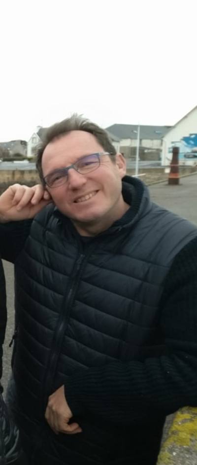 Yann 55 ปี Quimper France