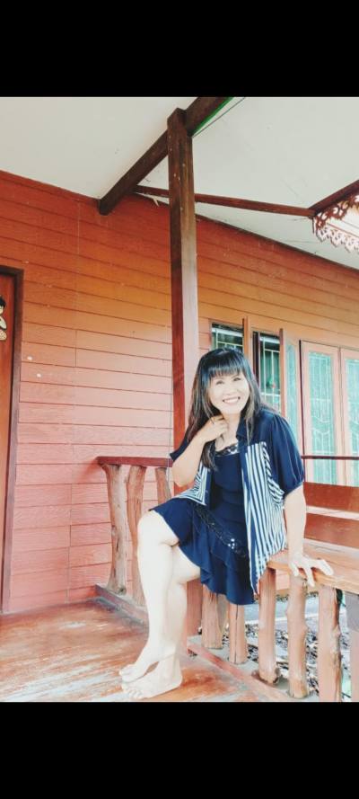 Thongphan yenjabok 57 ans Nakhon Ratchasima Thaïlande