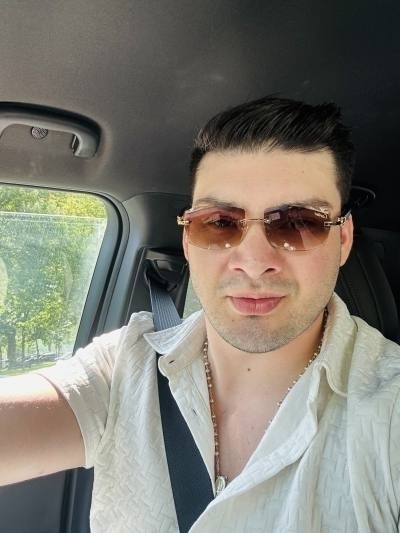 Jonathan 30 ปี Montreal  Canada