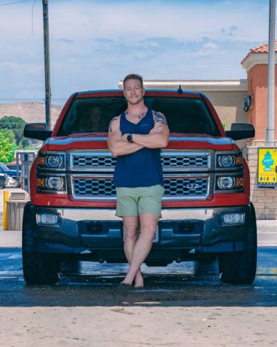 Alex 40 ปี Michigan  United States