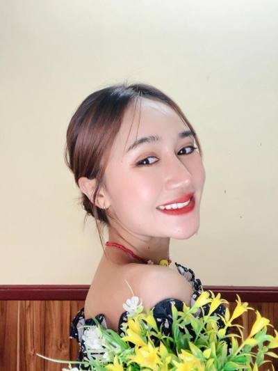 Praewa 33 years ชลบุรี Thailand