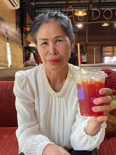 Ratree 55 Jahre Yangtalad Thailand