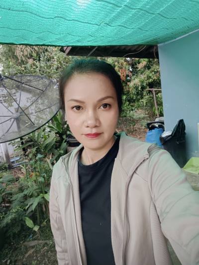 Joy 46 ans เวียงเชียงรุ้ง Thaïlande