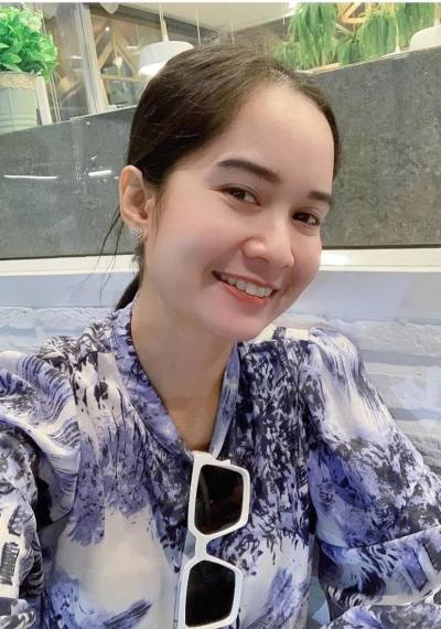 Bella 33 Jahre Bangkok  Thailand