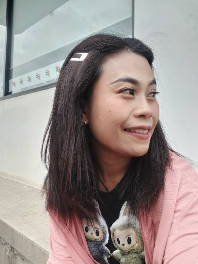 Praew 29 years Bangkok Thailand
