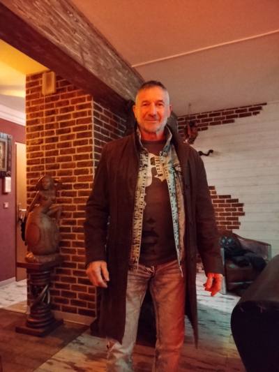 Yann 57 ปี Bormes Les Mimosas France