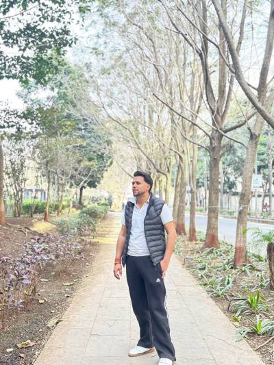 Parteek 24 ปี Pune India