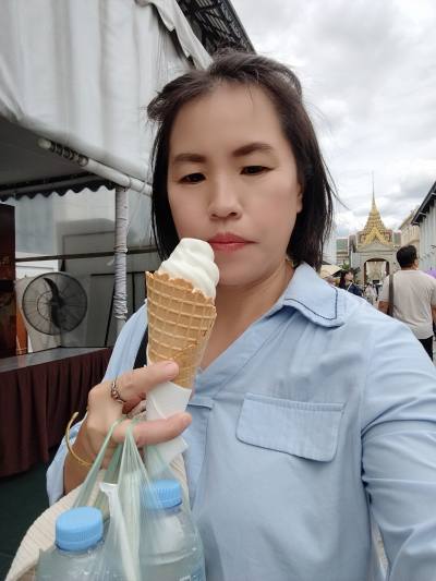 Kan 44 years Bakkok  Thailand