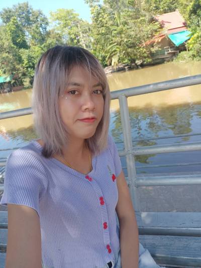 Bow 37 ans Muang  Thaïlande
