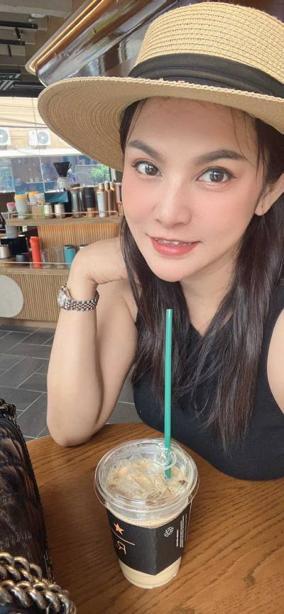 Vicky 48 ans Udon Thaïlande