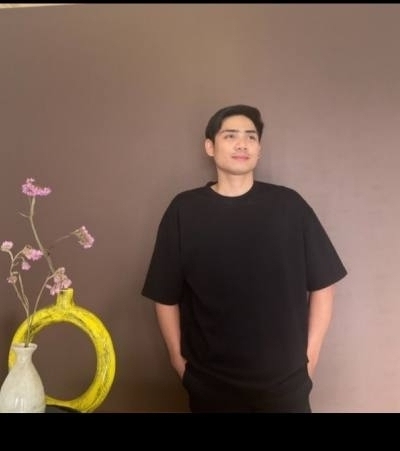 Bom 32 ans Bom Oi Thaïlande
