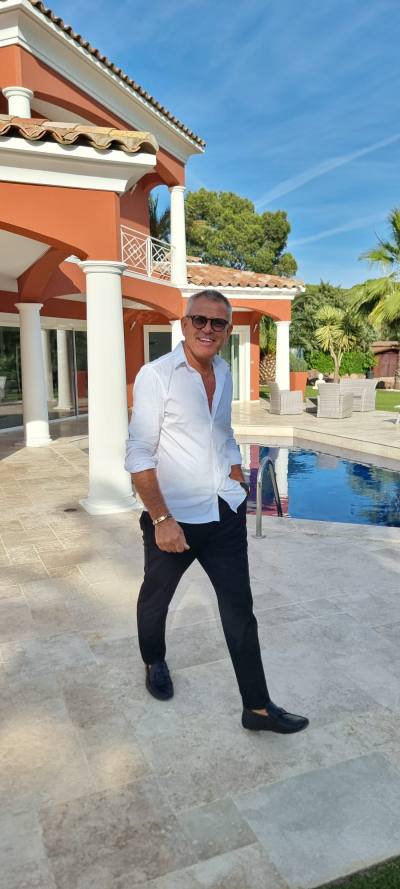 Franck 60 ปี Frejus France