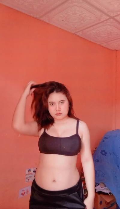 Chompoo 25 ans หนองหาน Thaïlande
