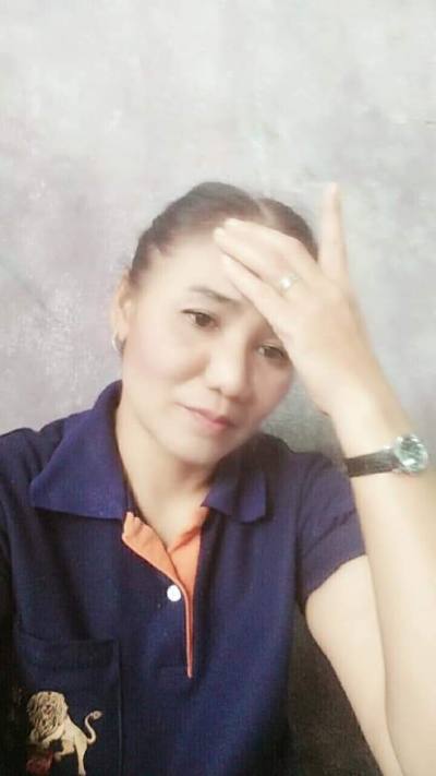 Ladarpon 53 ans Surin Thaïlande