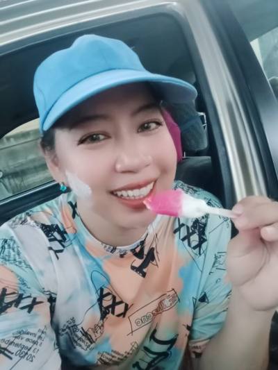 Chompoo 45 years พระพุทธบาท Thailand
