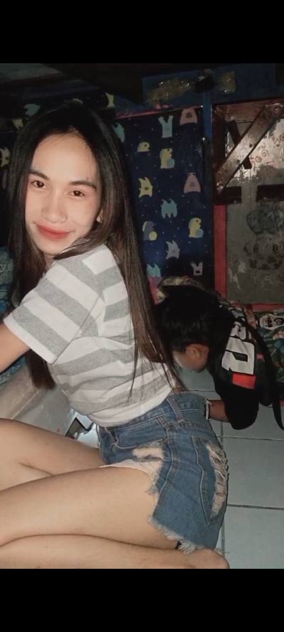 Earn 26 ans Nam Phong Thaïlande