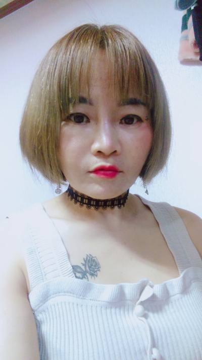 Meena 42 Jahre Koka Thailand