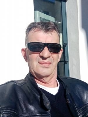 Chris 56 ans Saintes  France