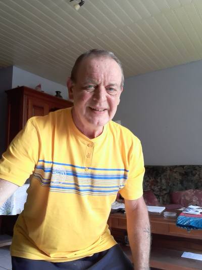 Mick 67 ปี Einville Au Jard France