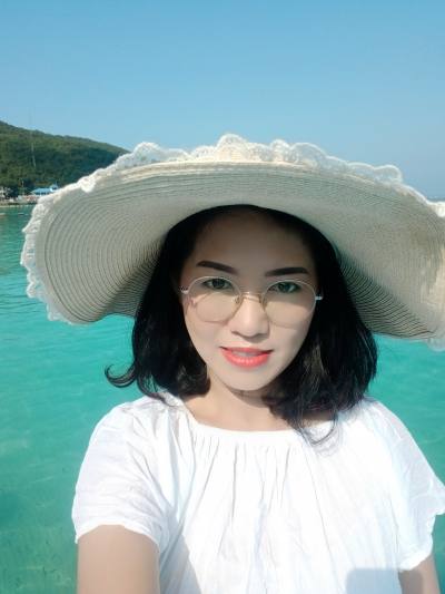 June Site de rencontre femme thai Thaïlande rencontres célibataires 30 ans