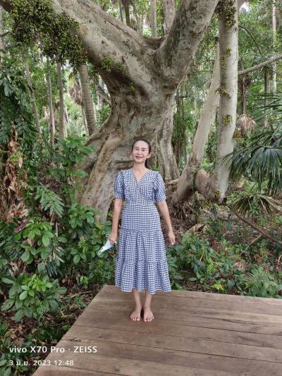 Tharinyada 43 Jahre Chonnabot Thailand