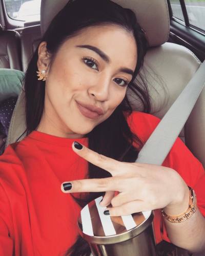 Pim 34 ans Longneck Karen Village. Thaïlande