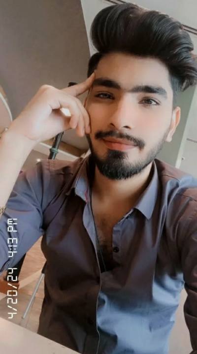 Hassan 27 Jahre Karachi 