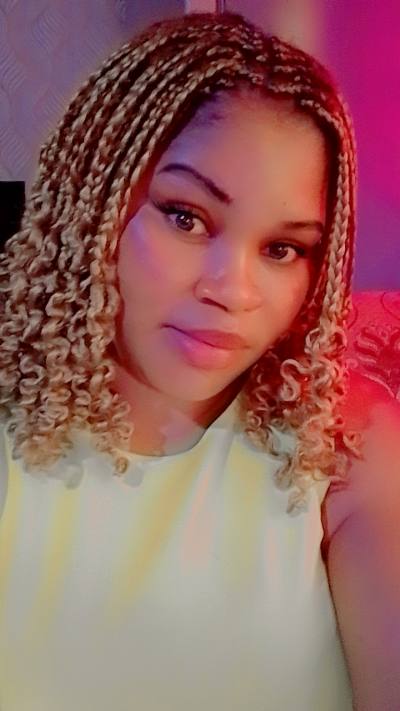 Monique 29 ans Obala  Cameroun