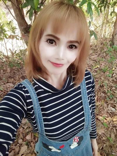 Nun 40 ans Ubon Ratchathani  Thaïlande