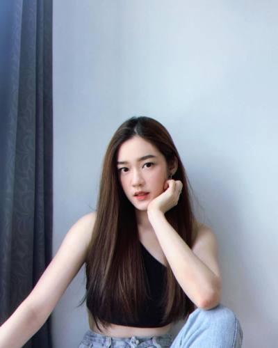 Anong 33 ans Bangkok Thaïlande