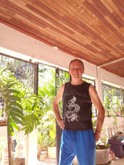 Mick 67 ปี Einville Au Jard France