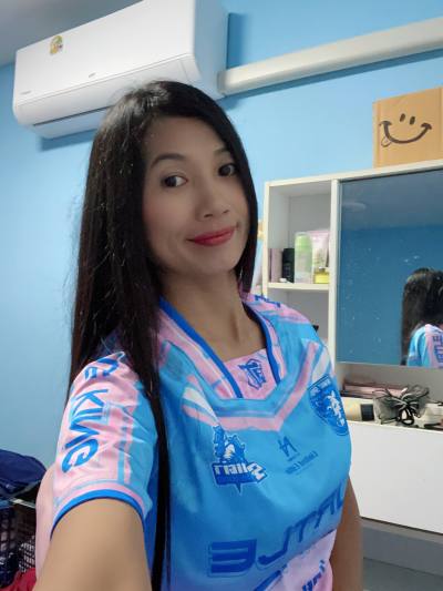 Amporn 38 Jahre Burerum Thailand