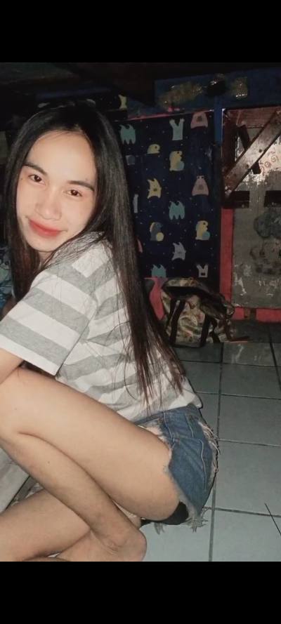 Earn 26 ans Nam Phong Thaïlande