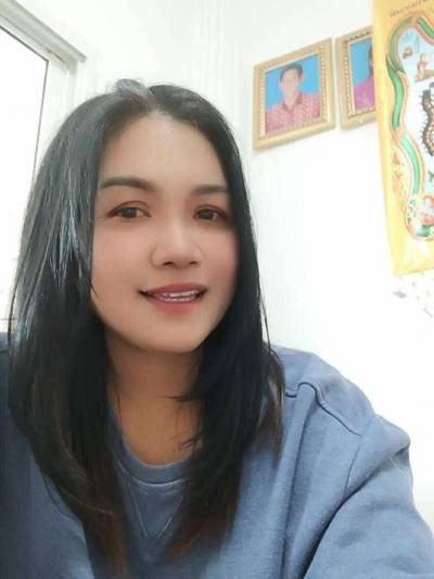 DARA 44 Jahre Canter Thailand