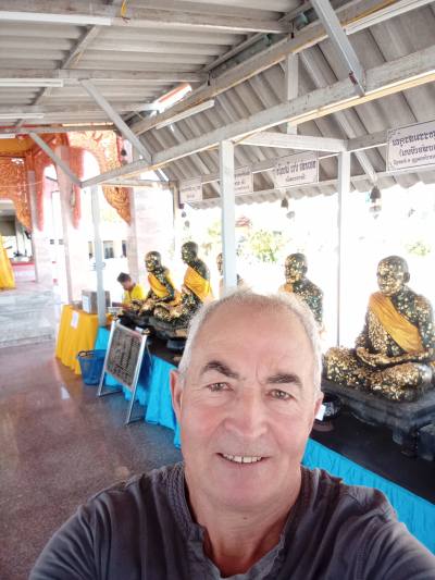 Guy 65 ปี Tours France