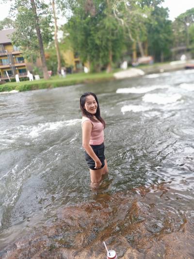 Sasi 28 ans ฉะเชิงเทรา Thaïlande