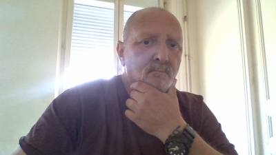 Denis 56 ans St Quentin France